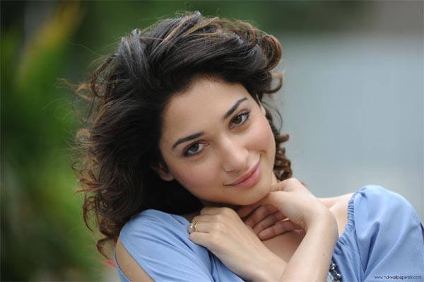 tamanna,glamour show in bengal tiger,bahubali,bahubali2  ధర్మామీటర్‌ పేలిపోతోంది..! 